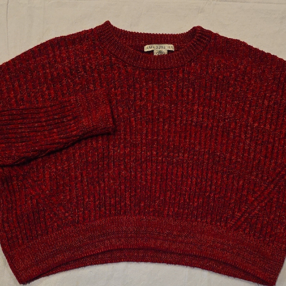 Urban Outfitters Women's Red Crewneck Cropped Long Sleeve‎ Pullover Sweater L